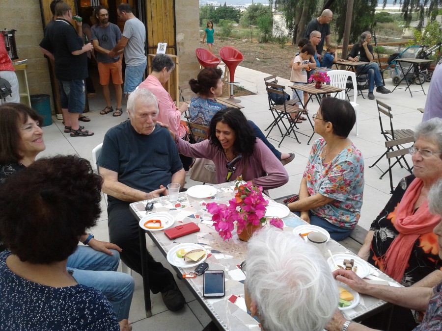 מפגש חברים 2 ברחבת הגלריה