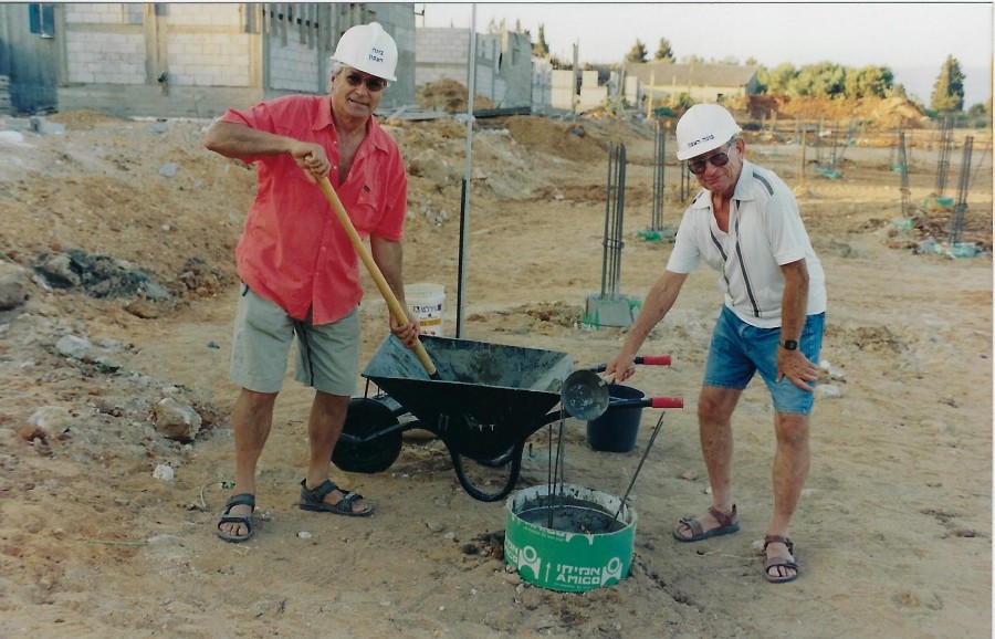 2002          