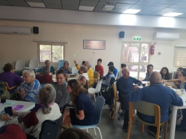 מתוך פעילות עם הנעורים במועדון 60 פלוס